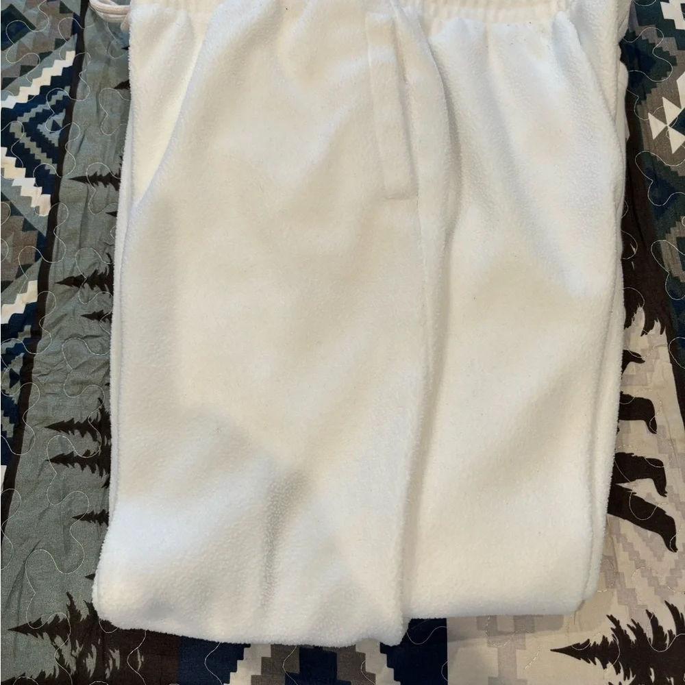 UGG Cream Soft Sweatsuit This two piece set is gorgeous. - Picture 8 of 9